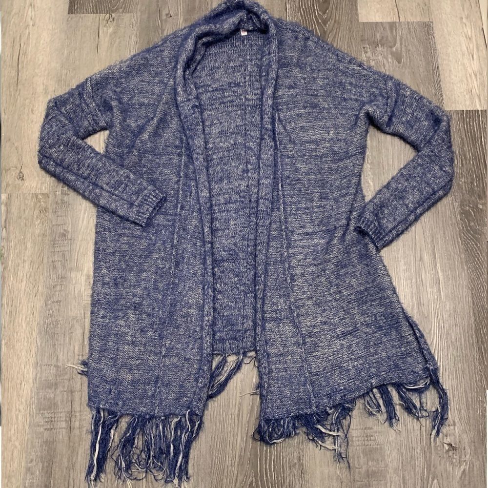 XHILARATION soft fuzzy fringed duster - Picture 6 of 9